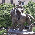 206b De bronze beelden bij het opera gebouw
